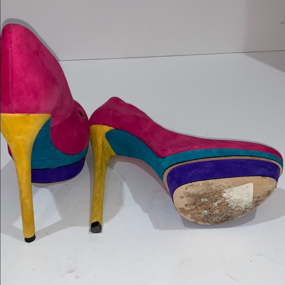 Shoes - Picture 5 of 6